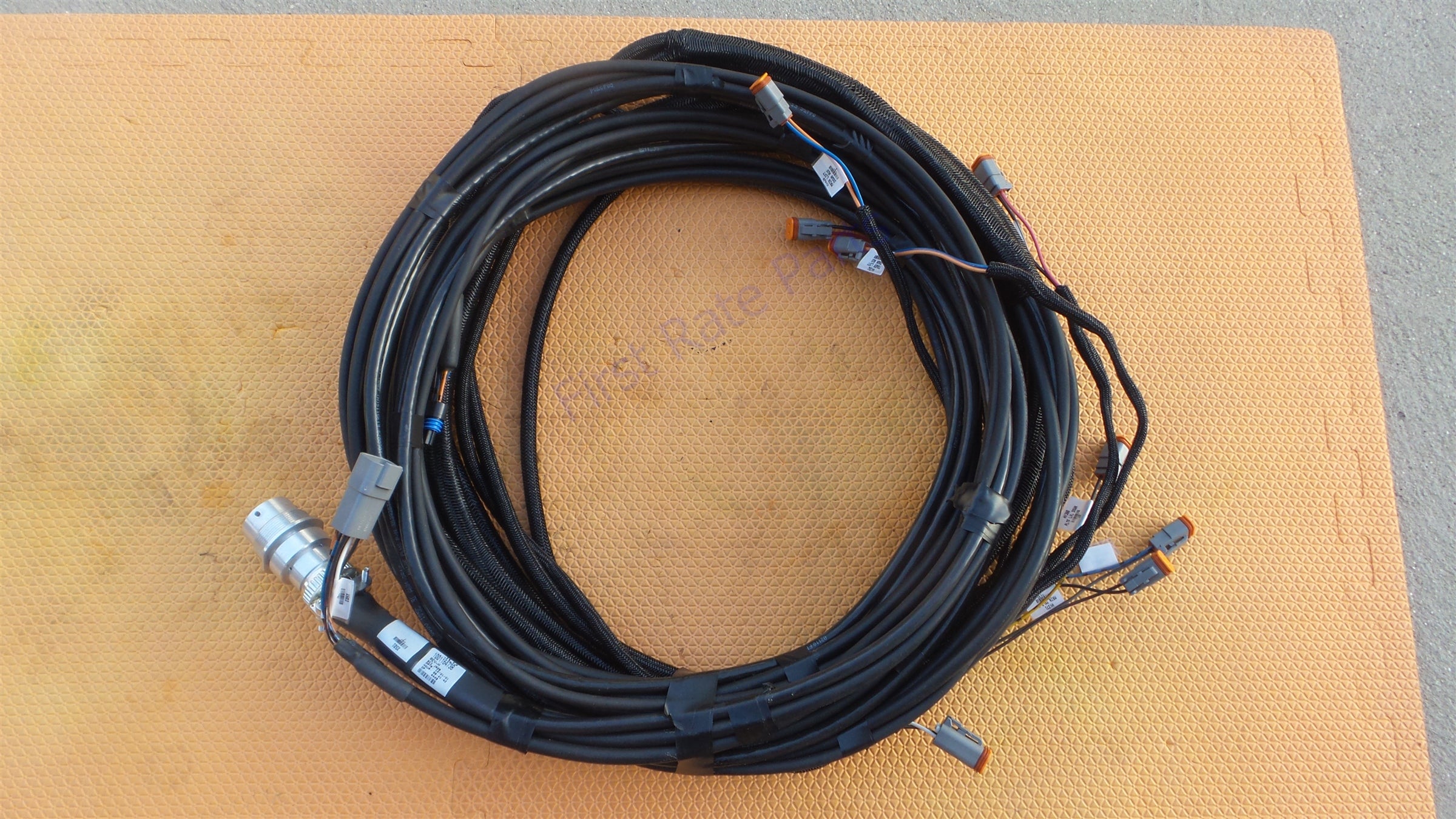 JLG 1001164738 Wire Harness Valve Tower Up Right Boom Lift
