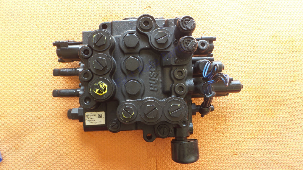 John Deere AT404747 Control Valve Skid Steer Loader 318E 319E 320E