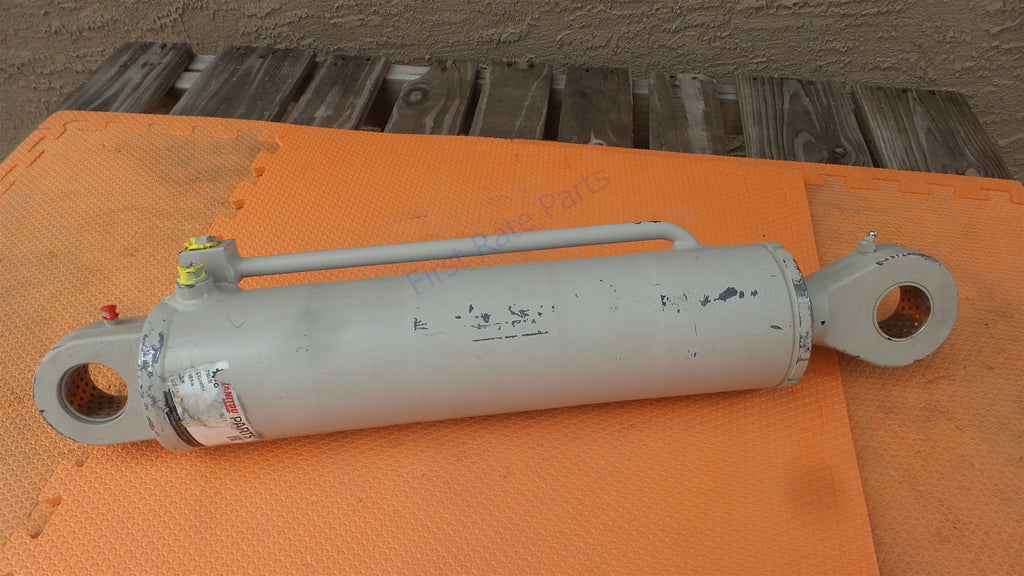 Manitou 210435 Compensation Hydraulic Cylinder MLT523 MTA 6642 RS8-42